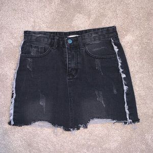 Cute black/gray distressed denim skirt!!
